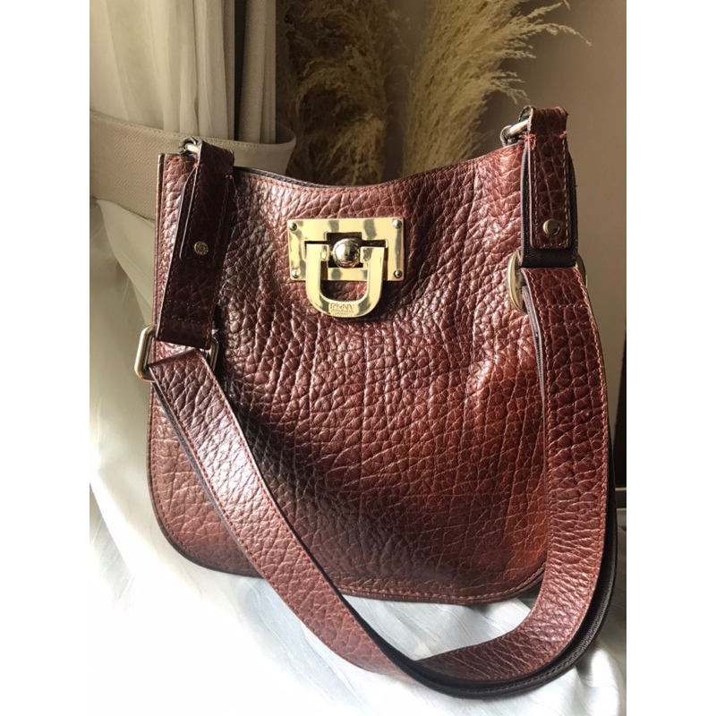DKNY Shoulder Bag Full Leather 100% Authentic (Buy in New York)