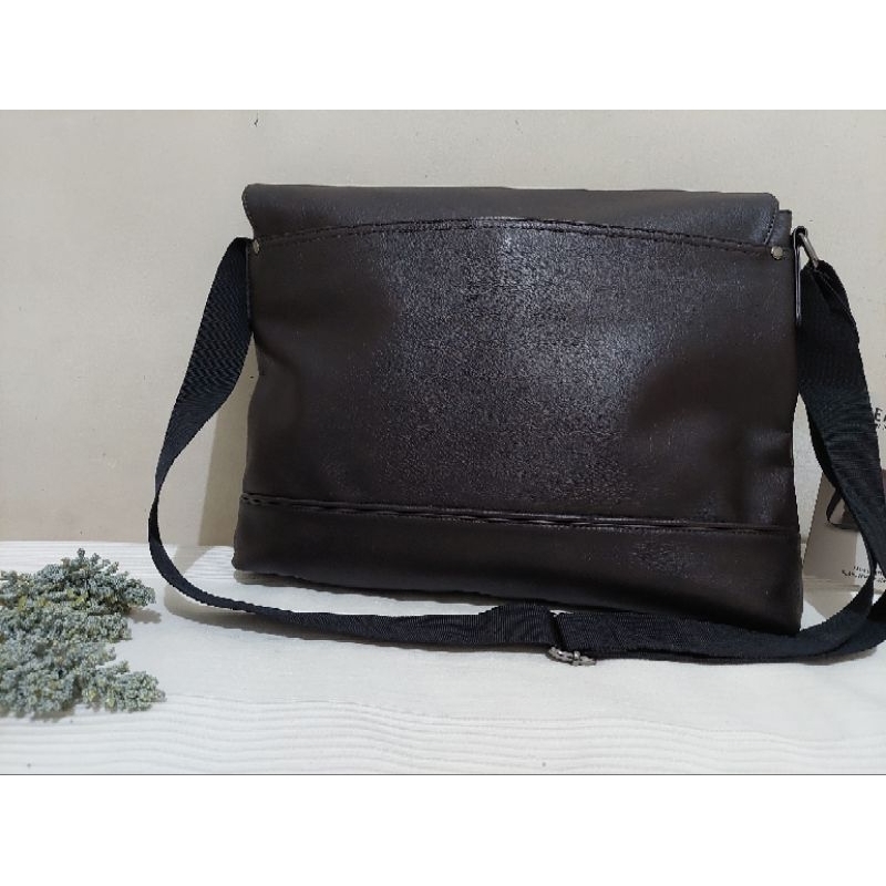 Tas Laptop Kenneth Cole Slim Messenger Bag