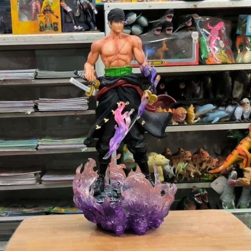 Action Figure One Piece Roronoa Zoro Purple Fire Jumbo