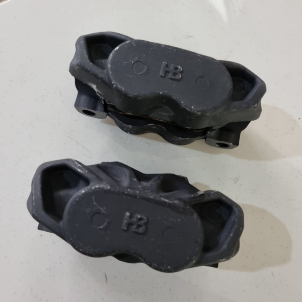 {Bekas} Kaliper depan kiri kanan Can Am Sypder radial pitch 108 mm 4 piston - kiri Limited