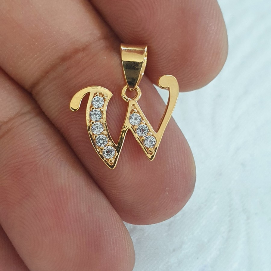 liontin huruf W emas 70% 700 70 %