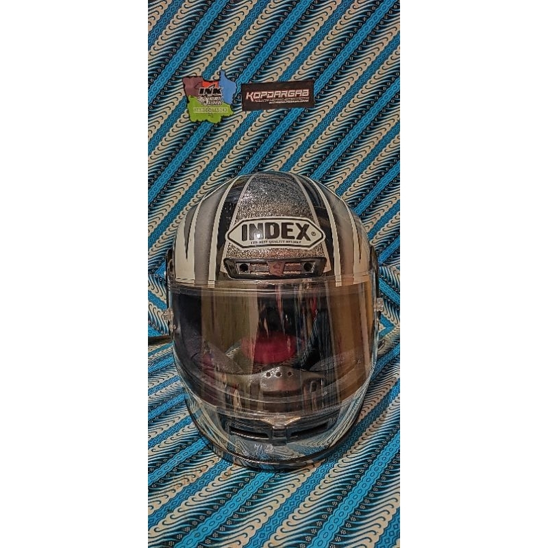 helm index 811 silver black