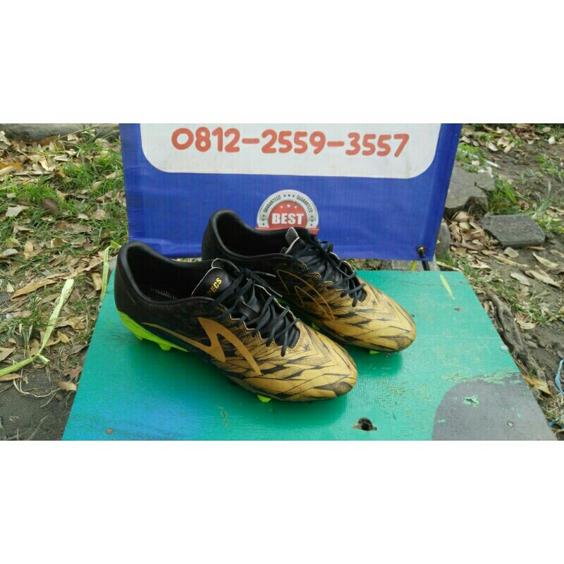Sepatu specs second