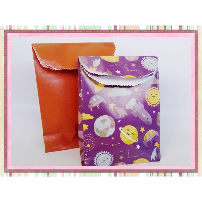 

Paperbag Kertas Kado Tanpa Pita/Paperbag Polos Tanpa Pita/Kantong Kado Instan