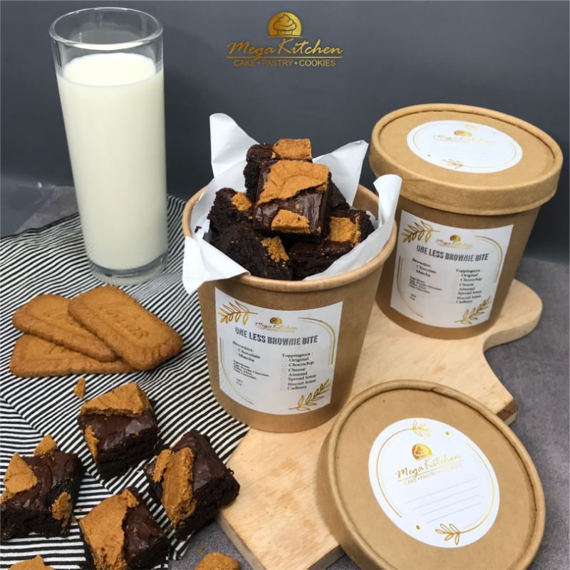 

One less brownie bite by MEGAkitchen || fudgy brownies lotus || fudgy brownies bites || fudgy brownies hampers || brownies panggang || brownies in bucket