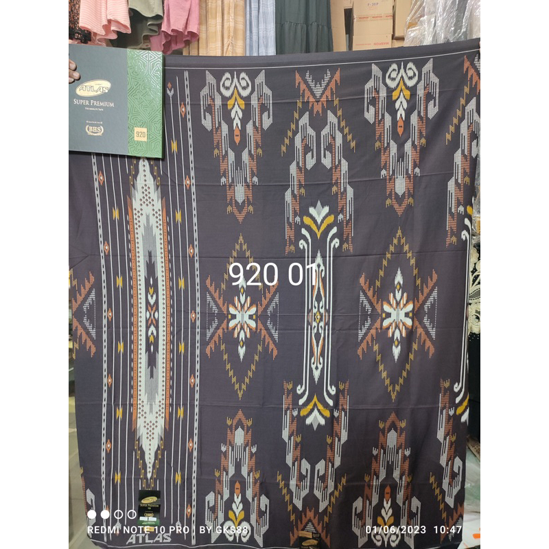 Sarung atlas super premium gold 920