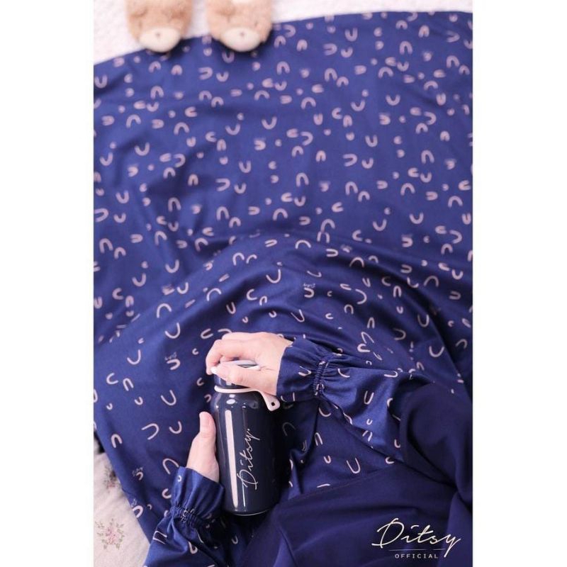 Halen Navy size XL by Ditsy