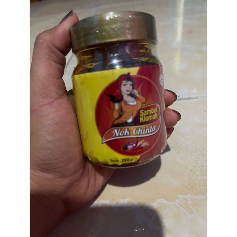 

Sambel Klomoh Nok Chinta Cumi Asin /