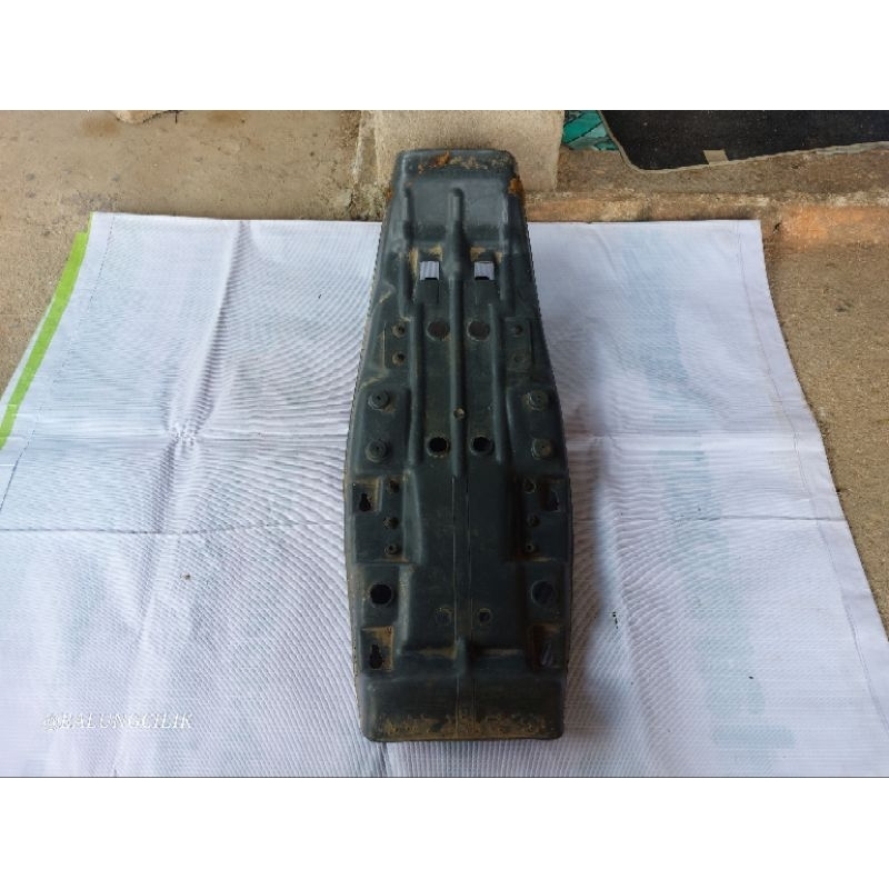 PAPAN JOK,JOK HONDA WIN 100 ORIGINAL