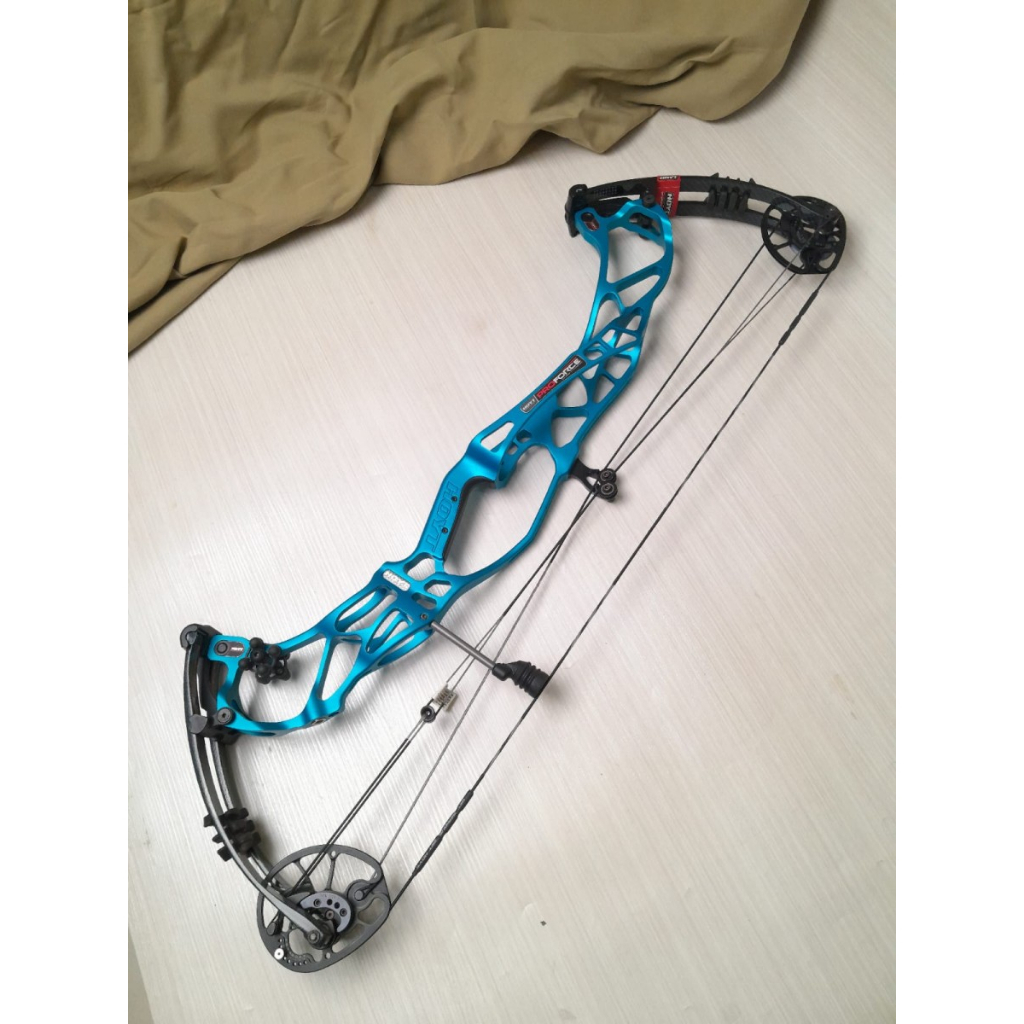 HOYT PRO FORCE COMPOUND BOW