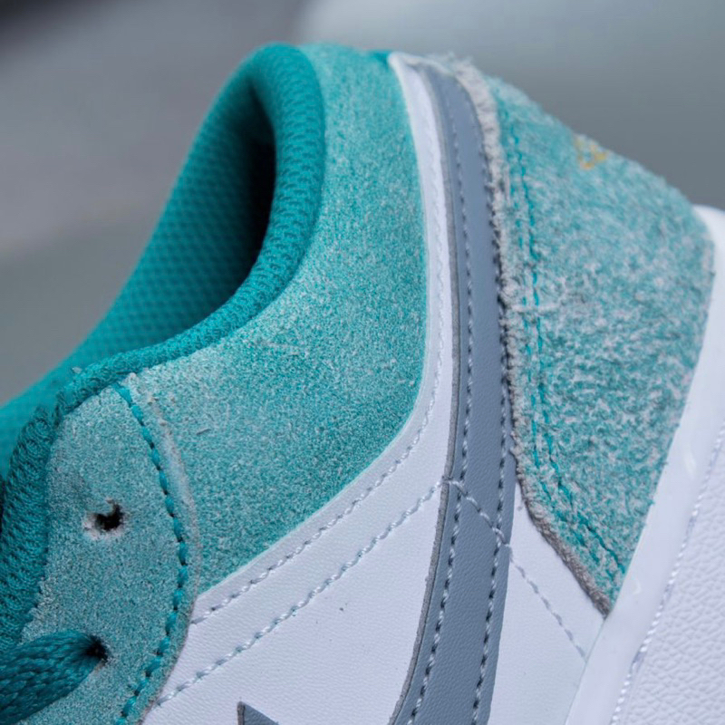 Air Jordan 1 Low Emerald GS Women