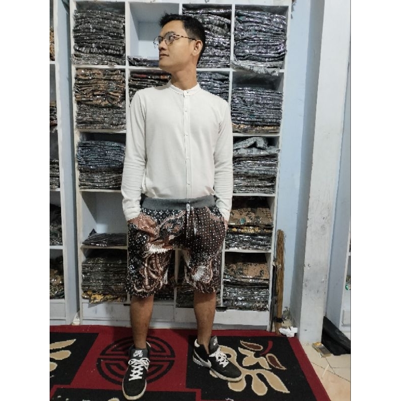 Celana pendek rip batik ikat pinggang/Celana pendek model terbaru