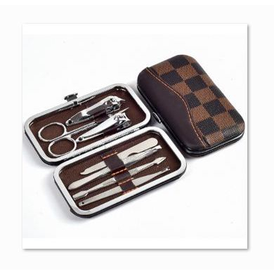 Peralatan Manicure Pedicure 7 in 1 Gunting Kuku Set Stainless Dompet Paket Pembersih Kuku Pinset Gunting Lancip Korek telinga Kuping [MF]