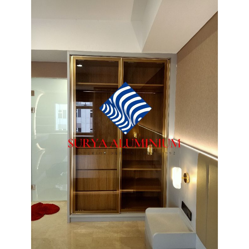 lemari pakaian aluminium