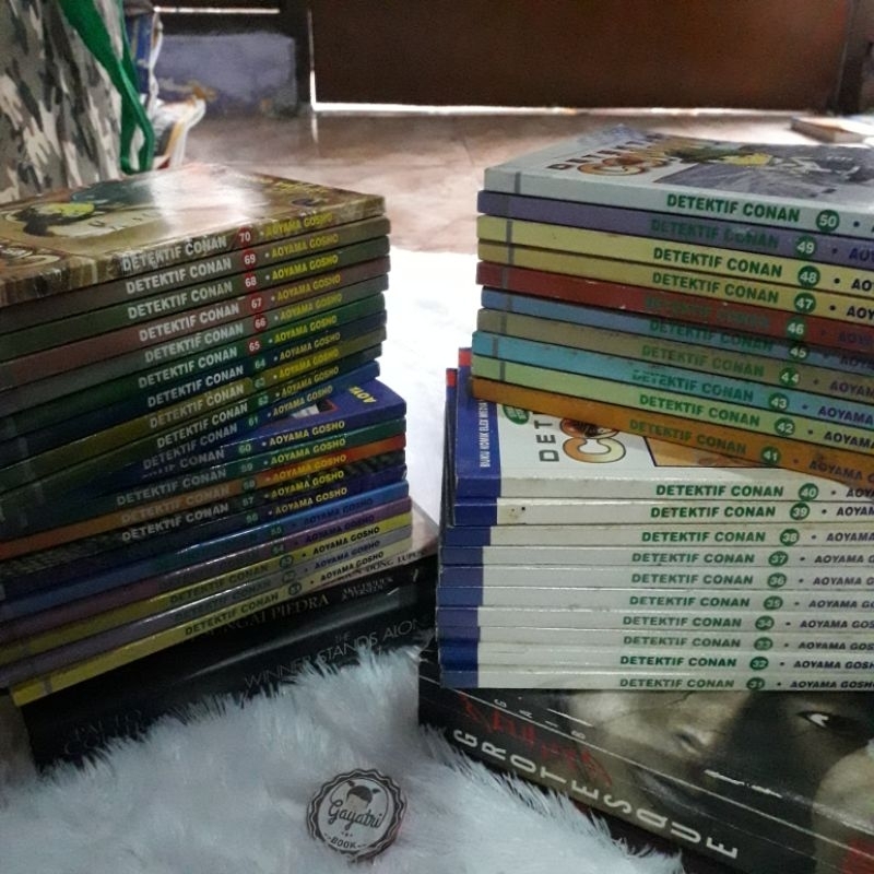 KOMIK SET DETEKTIF CONAN (ready 31 - 40, 41 - 50, 61 - 70) by Aoyama Gosho