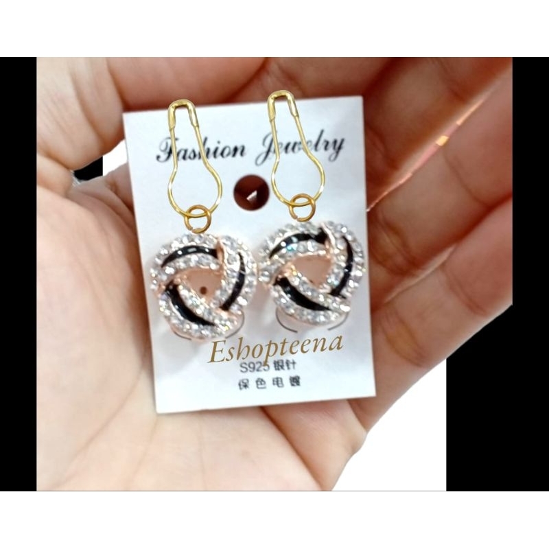 A18 anting hijab 2in1 (peniti &amp; jepit) full mata hitam rosegold_anting jilbab