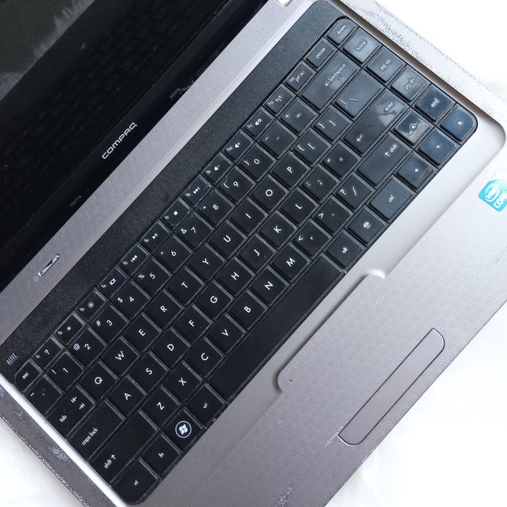 Laptop compaq presario CQ42 second preloved