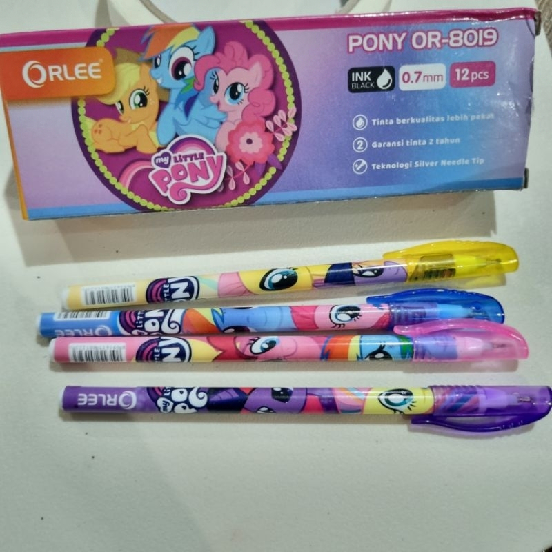 

Pulpen/ Bolpoin/ Bolpen Ulir 0,7mm Merek Orlee Motif My Little Pony/ Kuda Poni 1 Lusin (isi 12pcs)