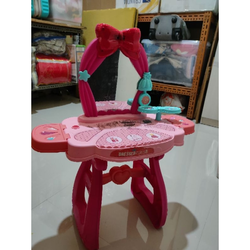 preloved Mainan Anak perempuan meja rias Make up desk