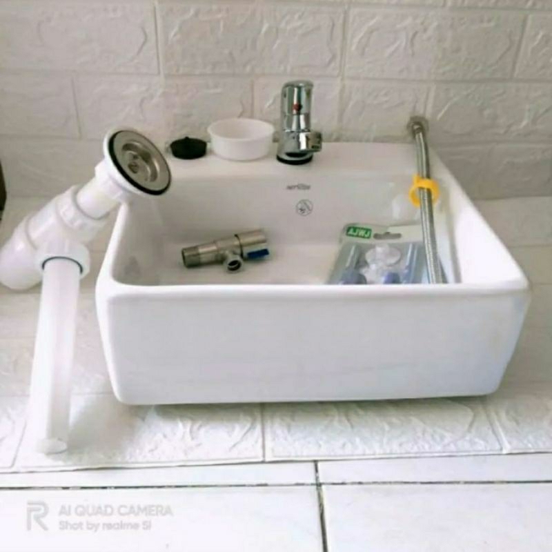 Wastafel keramik Kotak SERICITE 1 Paket Komplit