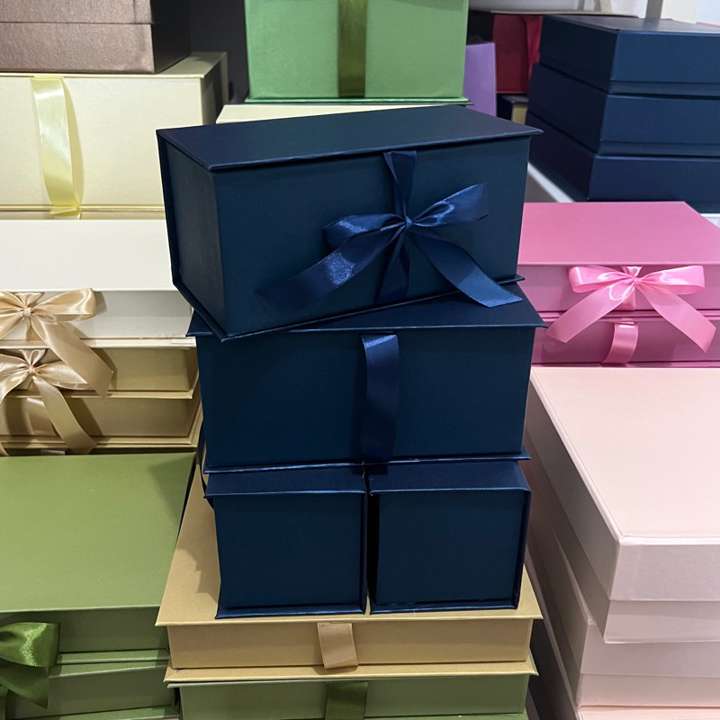 

Hard Box uk.18x8x8,5 Polos Model Pita kotak Box Hampers Box Hadiah Box Gift Hardbox kotak kado box