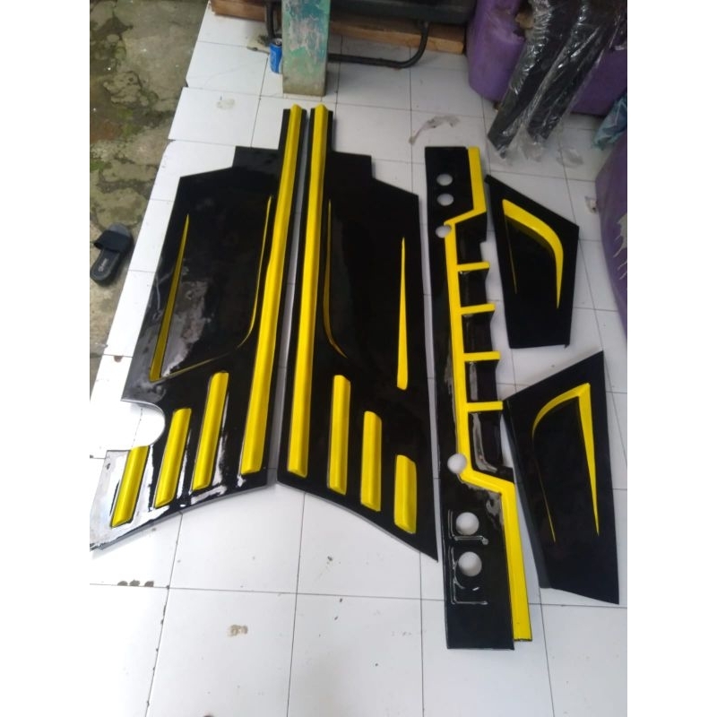 Bemper samping  belakang New Carry