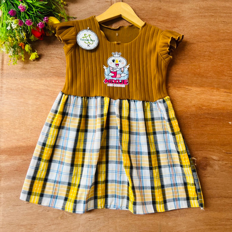 Dress Anak 1 2 3 Tahun Anak Cewek Perempuan Dress knit Mixue kotak kekinian terbaru viral ( Dress Crown )