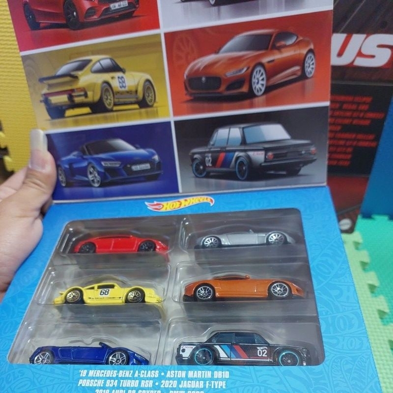 hot wheels fast&amp;furious isi 10 dan hot wheels isi 6 original.