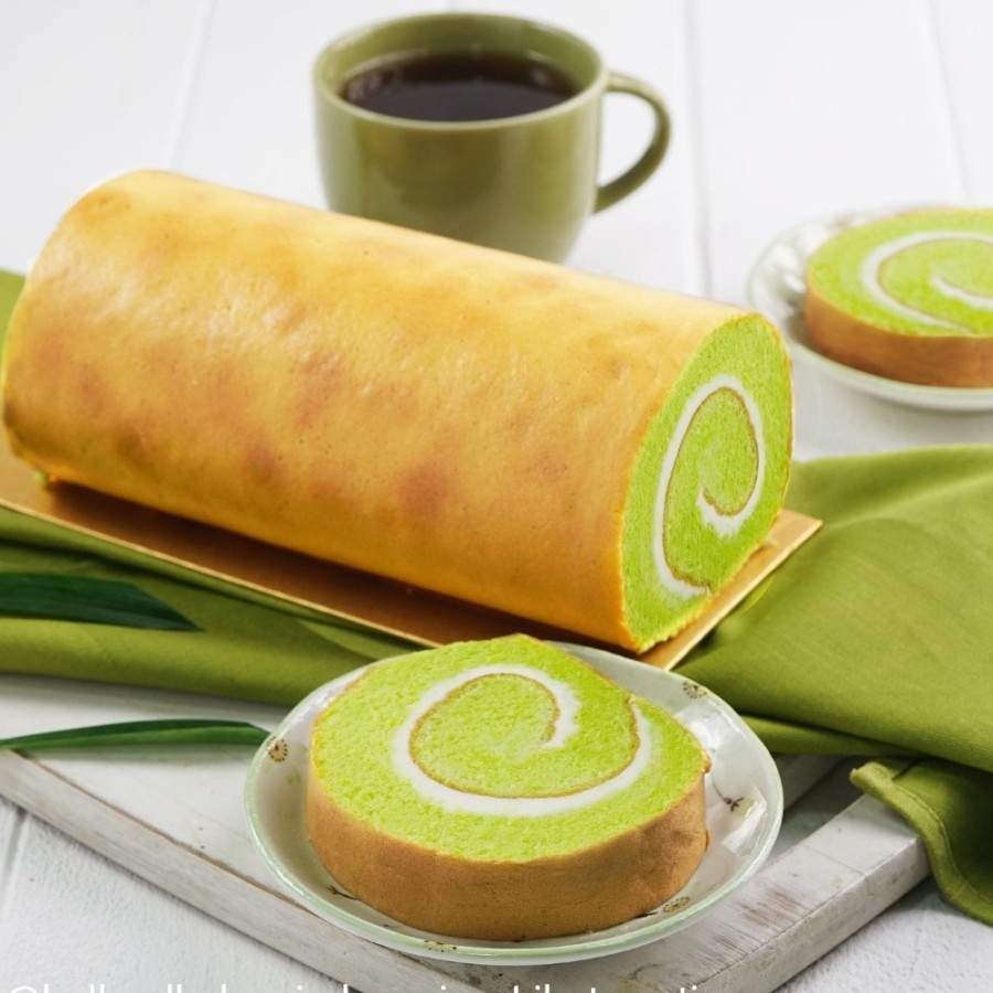 

Bolu Gulung Pandan 12 Ptg by Holland Bakery -KHUSUS GOJEK/GRAB