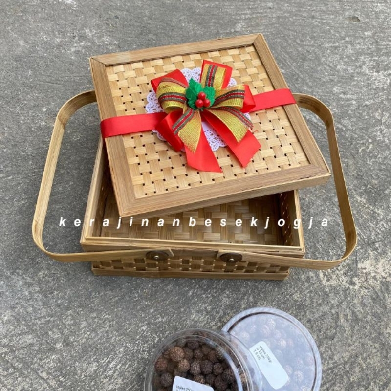 

SERIES NATAL | PARSEL KOTAK 25X25 PITA | parsel bingkisan hampers lebaran besek murah keranjang parsel idul fitri