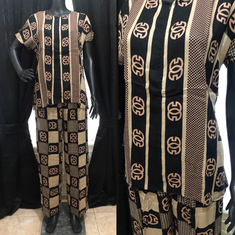 Manekin patung baju wanita alien