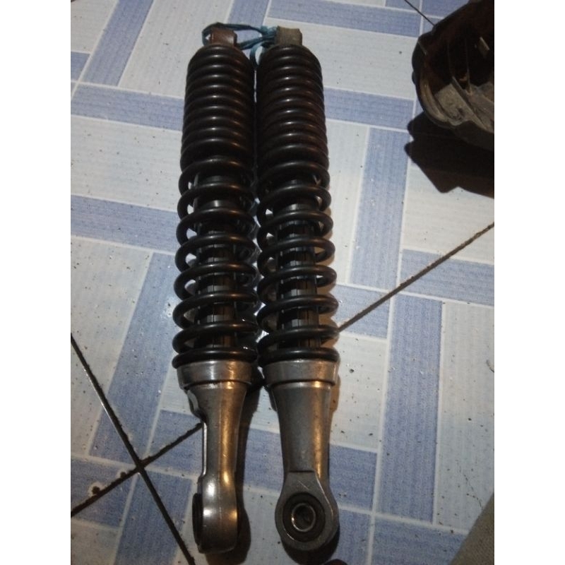 Shock belakang supra 125