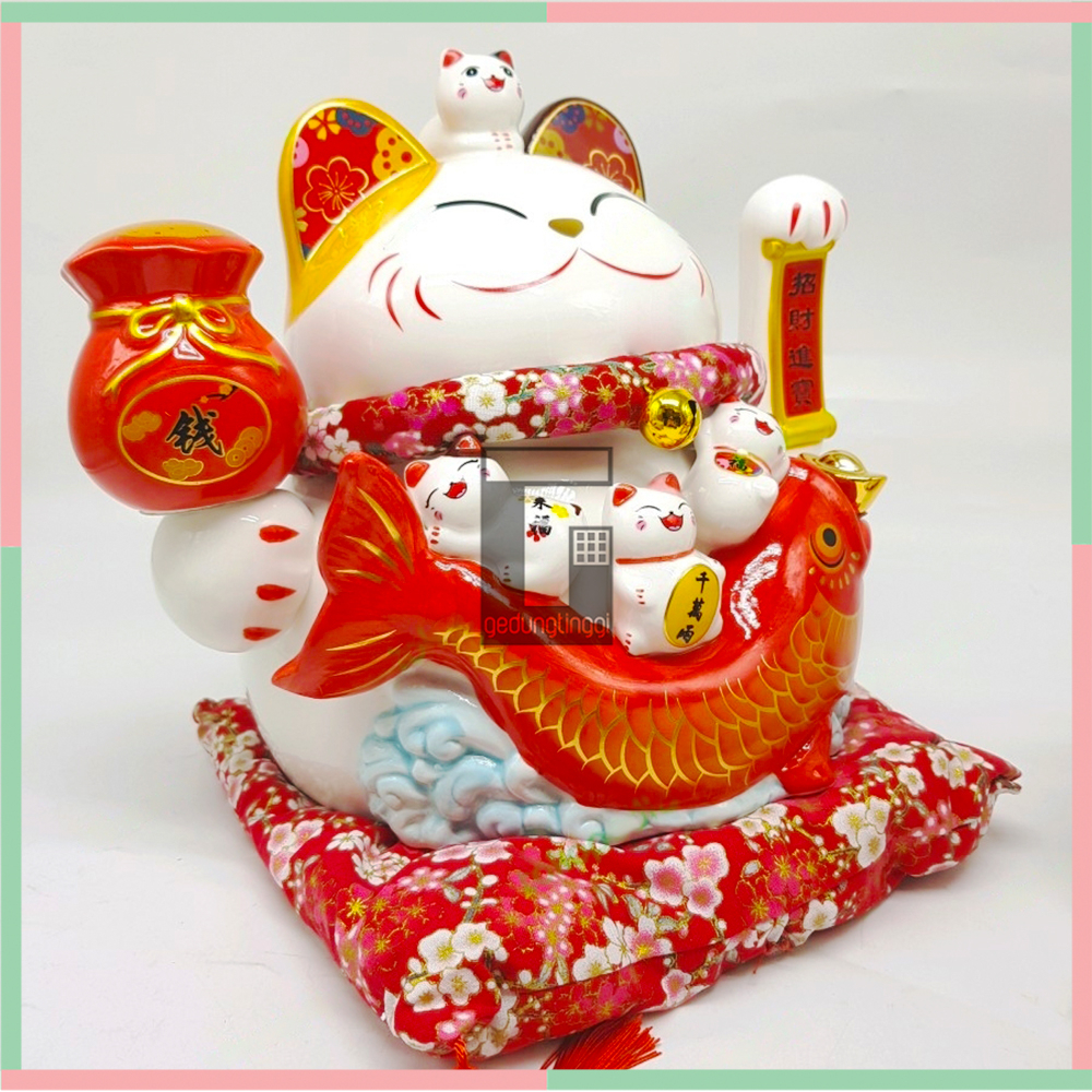 Pajangan Hiasan Patung Boneka Kucing Hoki Maneki Neko Maneko Neki Keberuntungan Rejeki Lucky Cat Keramik Ceramic Porselen Jepang China Cina Baterai Batre Batrai Batrei Listrik Ukuran Besar Big Size Sedang Medium Kecil Small XL XXL 3XL Kasir Toko Cafe Kafe