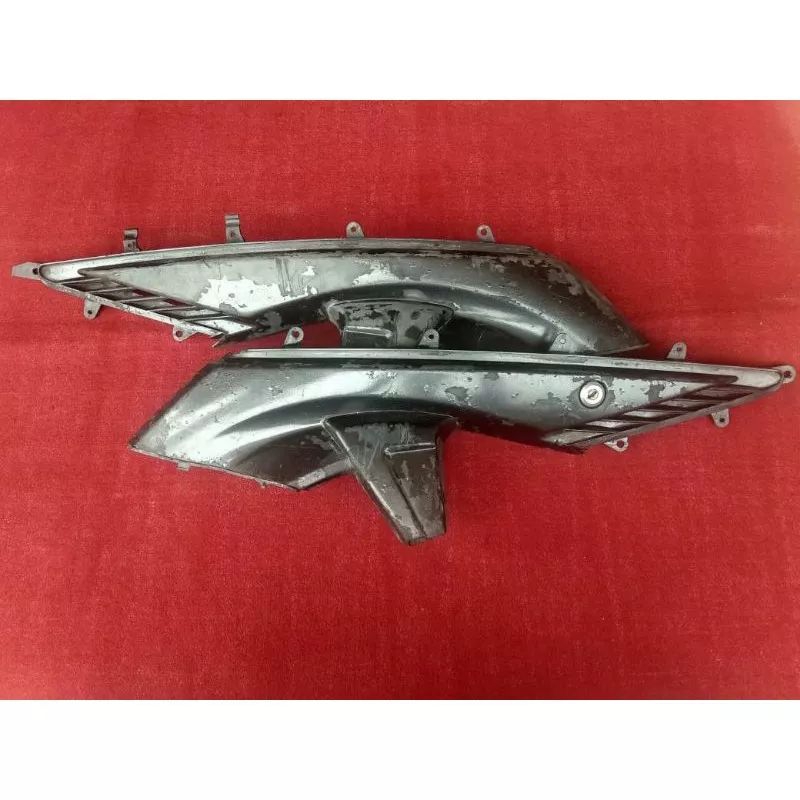 Cover sambungan body samping Vario 110 karbu karbu original copotan