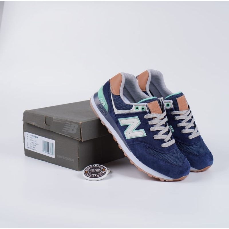 Sepatu New Balance W574BCM Navy