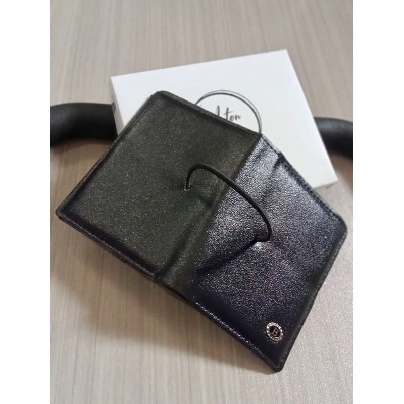 dompet khusus untuk kartu dari anton hilmanto bahan kulit PU lokal berkualitas model lipat dua yang keren #dompet #dompetkartu #cardholder