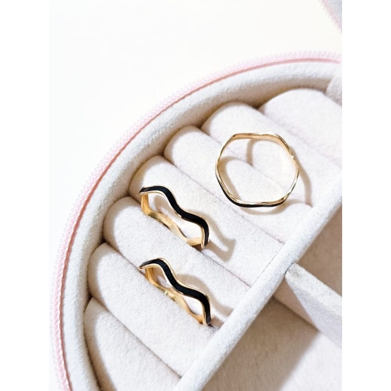 Cincin emas polos hitam kadar 375/8k