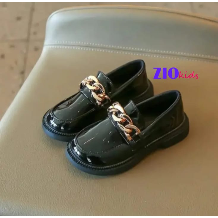 sepatu loafers anak motif rantai lucu dan trendy