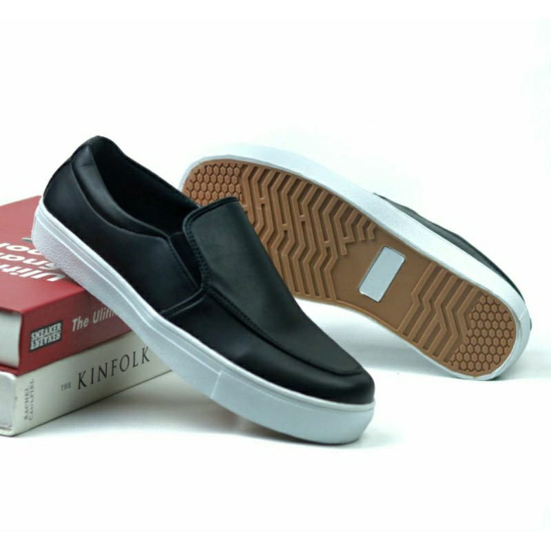 Sepatu Casual Pria Slip On Kerja Semi Formal Kasual Santai Kuliah Trendi Keren Simple