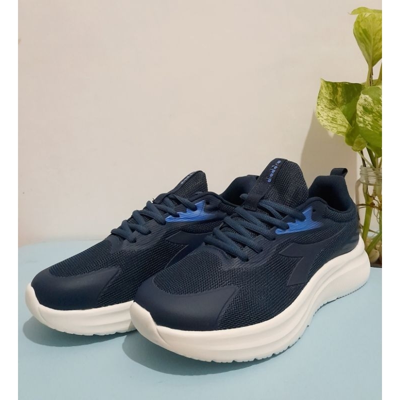 Sepatu Diadora Faca Navy