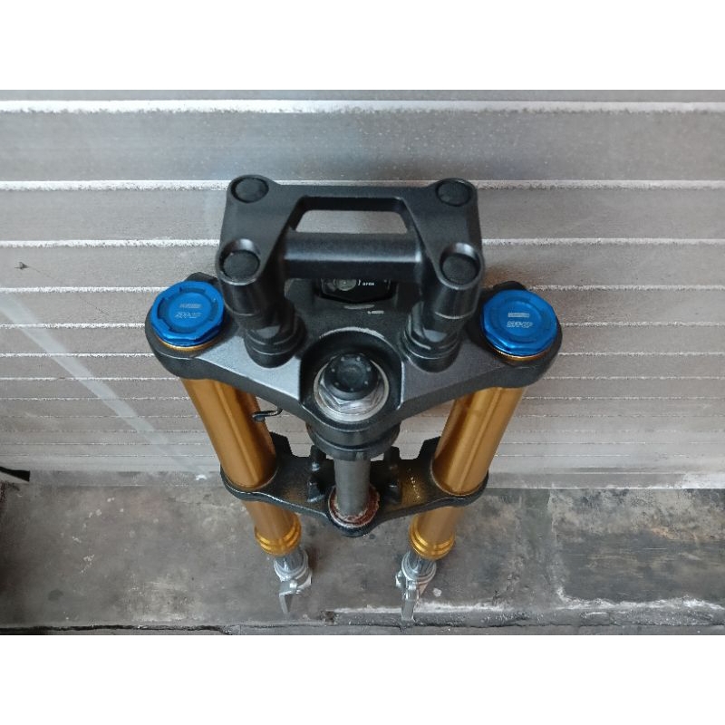 Shock Skok Shockbreaker Up side Down USD Kanan Kiri Plus Segi Tiga Lengkap Honda ALL New CB 150R V4 