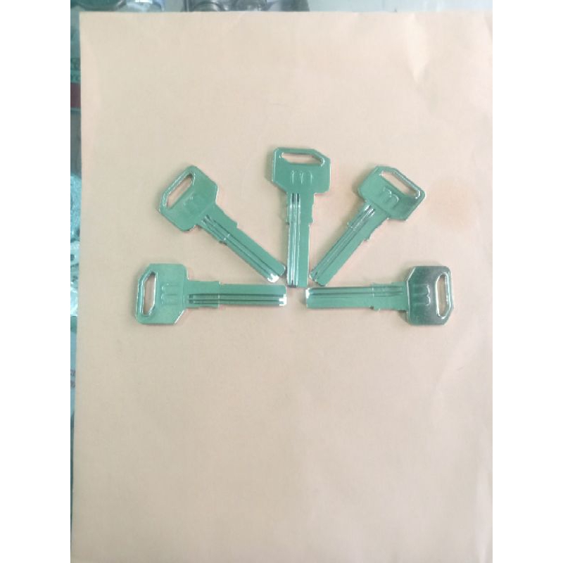 Duplikat Anak Kunci M Titik Kanan