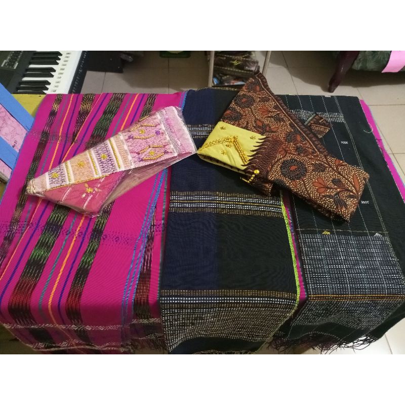 Hiou/ Ulos Pengantin Simalungun.