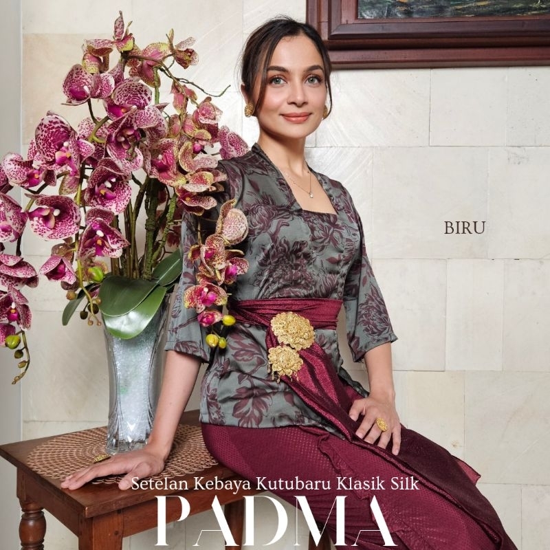 Setelan Kebaya Kutubaru Klasik Lengan Lonceng Arman Silk PADMA