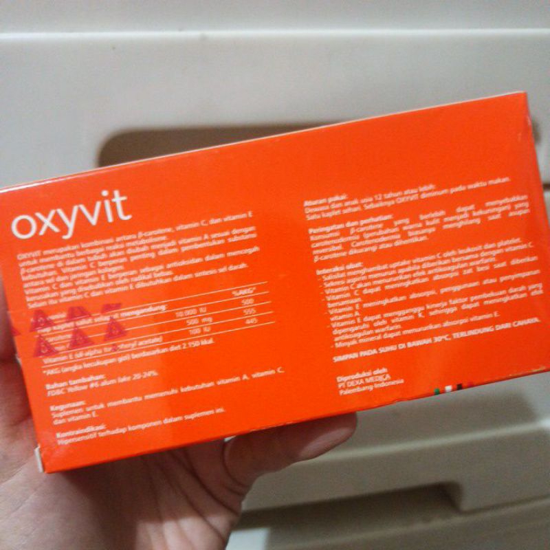 Oxyvit C+ Vitamin C 500mg E 100iu box 30 strip 6 kaplet antioksidan kolagen