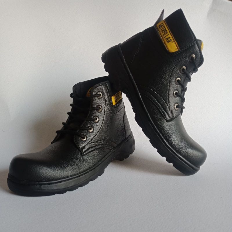 Sepatu safety boots, safety kerja proyeksafety anti slip seaptu ujung besi