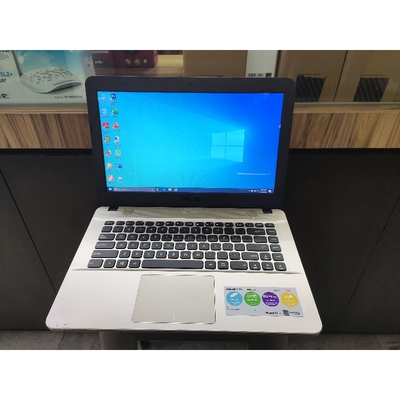 PROMO...!!! Laptop Leptop Asus X441S Baru dipake beberapa bulan full set BONUS TAS dan MOUSE BARU