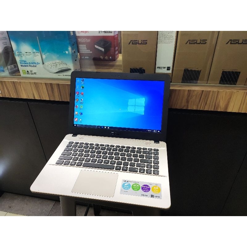 PROMO...!!! Laptop Leptop Asus X441S Baru dipake beberapa bulan full set BONUS TAS dan MOUSE BARU