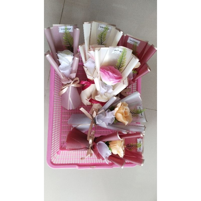 

Buket Single rose/kado pacar/sovenir sekolah