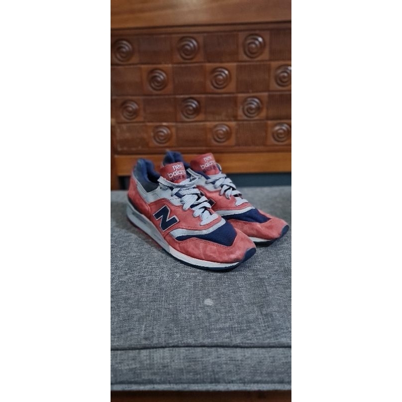 khusus hari ini preloved sepatu New Balance NB 997 made in USA size 46,5 original, nyala reflektif